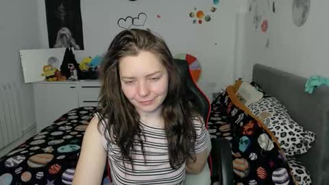 Snapshot of thefarmergirl chatting on 03-23-26, 05:28 TheFarmergirl online show from 03-23-26, 05:28