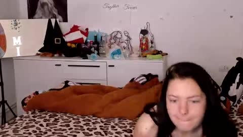 TheFarmergirl online show from 06-17-26, 04:37