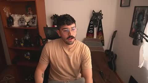 Wolf Independent model online show from 01-08-26, 05:15