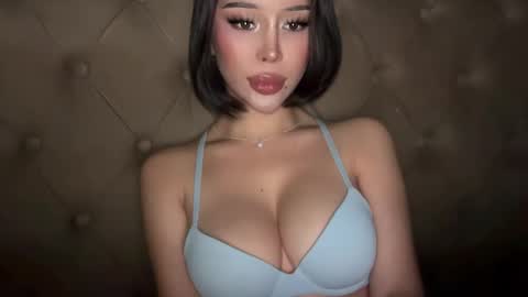 Elle  dont forget to folloW me and thumbs up online show from 03-03-26, 01:50