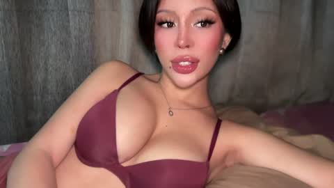 Snapshot of thegreat_legacy chatting on 07-06-26, 12:57 Elle dont forget to folloW me and thumbs up online show from 07-06-26, 12:57