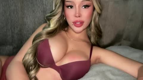 Snapshot of thegreat_legacy chatting on 07-14-26, 11:05 Elle dont forget to folloW me and thumbs up online show from 07-14-26, 11:05
