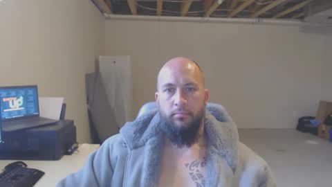 Snapshot of thehawaiian93 chatting on 05-12-26, 02:36 thehawaiian93 online show from 05-12-26, 02:36