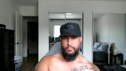 Snapshot of thehawaiian93 chatting on 06-27-26, 10:37 thehawaiian93 online show from 06-27-26, 10:37