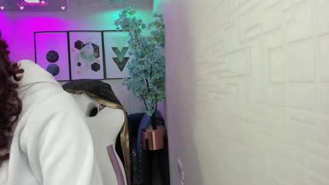 Theia  online show from 03-16-26, 12:31