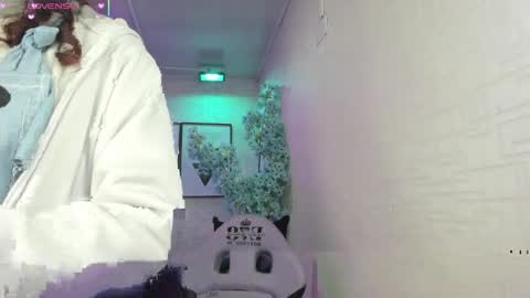 Theia  online show from 04-06-26, 12:39