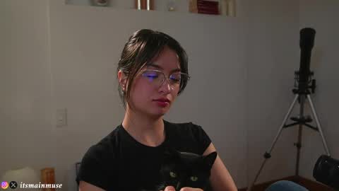 Snapshot of theirismuse chatting on 05-27-26, 10:51 Iris online show from 05-27-26, 10:51
