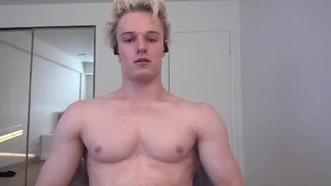 Snapshot of thelevimeyers chatting on 07-26-26, 01:14 thelevimeyers online show from 07-26-26, 01:14