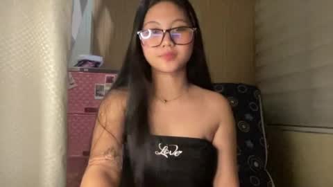 Snapshot of thelifeof_kiara chatting on 06-19-26, 12:31 thelifeof_kiara online show from 06-19-26, 12:31