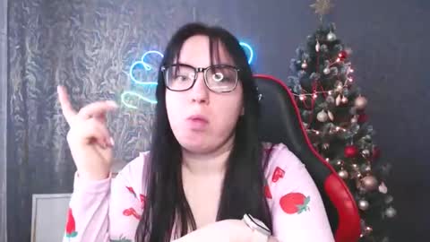 Lisa online show from 12-22-25, 10:34