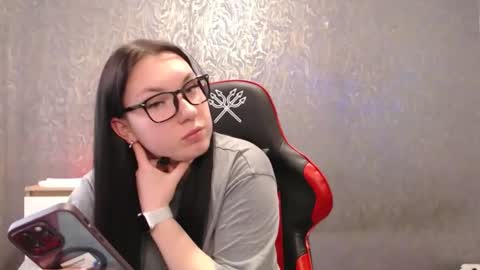 Lisa online show from 04-19-26, 10:58