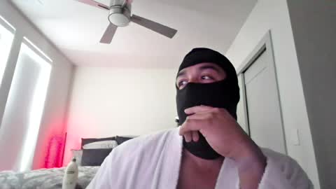 Snapshot of themaskedbull chatting on 07-19-26, 04:00 Themaskedbull online show from 07-19-26, 04:00