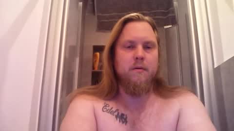 Snapshot of thenewdude1992 chatting on 11-03-25, 07:26 thenewdude1992 online show from 11-03-25, 07:26