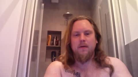 Snapshot of thenewdude1992 chatting on 12-19-25, 07:32 thenewdude1992 online show from 12-19-25, 07:32