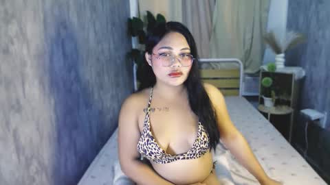 Snapshot of theonly_chin chatting on 01-08-26, 01:19 FRANCINE online show from 01-08-26, 01:19