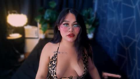 Snapshot of theonly_chin chatting on 02-05-26, 01:54 FRANCINE online show from 02-05-26, 01:54