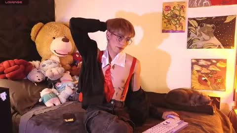 Matt independent model  online show from 04-18-26, 08:42