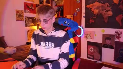 Matt independent model  online show from 04-30-26, 08:57