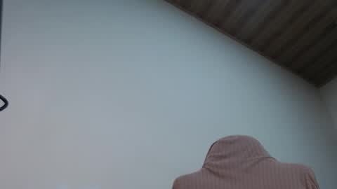 Snapshot of therazhanen chatting on 04-21-26, 06:20 Santiago Enrique online show from 04-21-26, 06:20