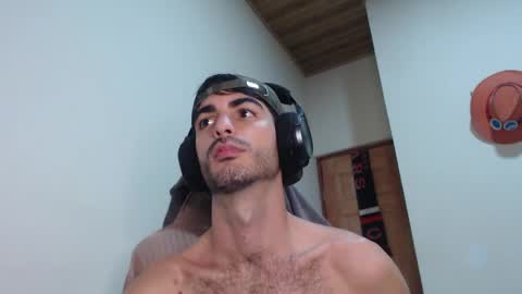 Snapshot of therazhanen chatting on 04-24-26, 06:38 Santiago Enrique online show from 04-24-26, 06:38