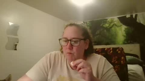 Snapshot of theresmoretolife chatting on 05-17-26, 07:06 theresmoretolife online show from 05-17-26, 07:06
