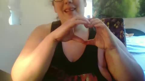 Snapshot of theresmoretolife chatting on 06-03-26, 12:57 theresmoretolife online show from 06-03-26, 12:57