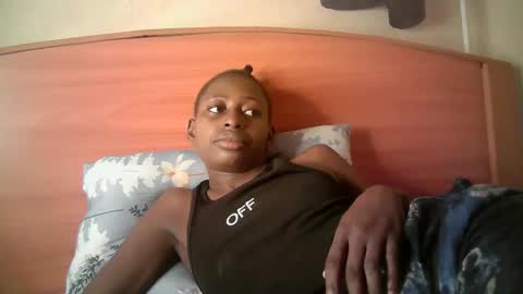 Snapshot of therry_heart chatting on 04-18-26, 04:05 hearty online show from 04-18-26, 04:05