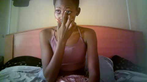 Snapshot of therry_heart chatting on 04-21-26, 03:13 hearty online show from 04-21-26, 03:13