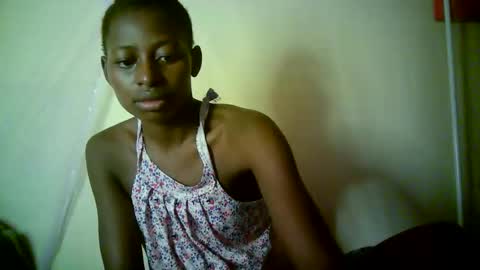 Snapshot of therry_heart chatting on 04-22-26, 05:32 hearty online show from 04-22-26, 05:32