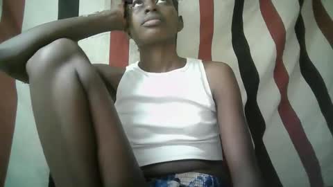 Snapshot of therry_heart chatting on 04-23-26, 01:13 hearty online show from 04-23-26, 01:13