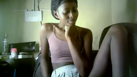 Snapshot of therry_heart chatting on 05-17-26, 04:10 hearty online show from 05-17-26, 04:10
