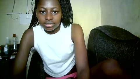 Snapshot of therry_heart chatting on 05-21-26, 07:15 hearty online show from 05-21-26, 07:15
