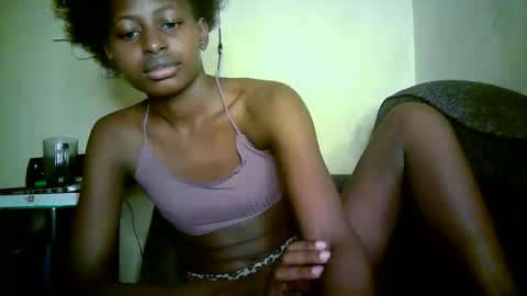 Snapshot of therry_heart chatting on 05-29-26, 04:10 hearty online show from 05-29-26, 04:10