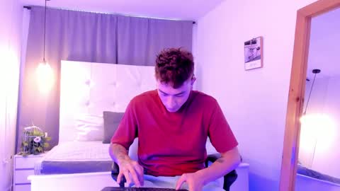 Snapshot of thiago_2003_ chatting on 04-10-26, 12:10 Thiago online show from 04-10-26, 12:10