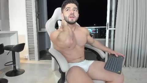 Snapshot of thiago_moretti chatting on 06-17-26, 03:09 THIAGO online show from 06-17-26, 03:09