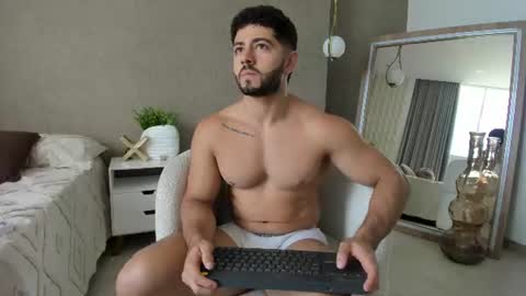 Snapshot of thiago_moretti chatting on 07-13-26, 06:33 THIAGO online show from 07-13-26, 06:33