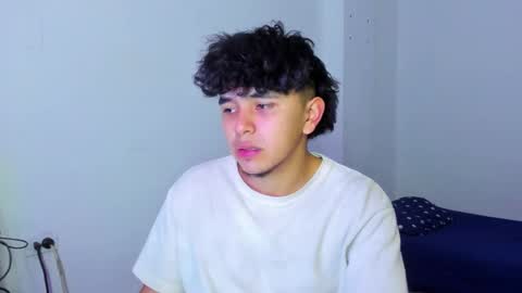 Snapshot of thiago_wc chatting on 12-23-25, 01:36 Thiago online show from 12-23-25, 01:36