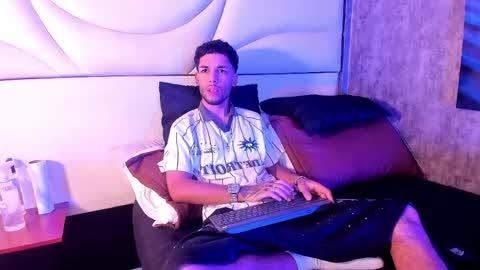 ThiagoFerreti online show from 05-04-26, 03:57