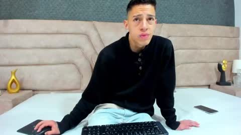 Snapshot of thiagos19 chatting on 06-16-26, 01:25 Thiago online show from 06-16-26, 01:25