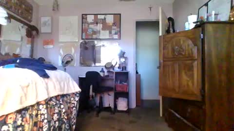 Snapshot of thickyvicky2223 chatting on 10-20-25, 10:54 ThickyVicky online show from 10-20-25, 10:54