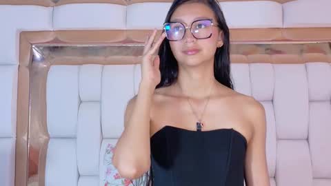 Snapshot of thin_eva chatting on 03-15-26, 12:00 Eva online show from 03-15-26, 12:00