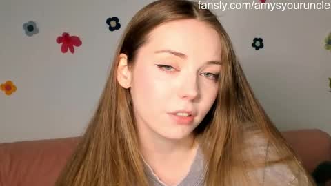 Snapshot of thisisamelia chatting on 04-27-26, 04:27 Amelia shows on mondays fridays and sundays if anything changes im giving updates on my fansly online show from 04-27-26, 04:27