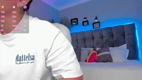 Snapshot of thomas_moon_ chatting on 06-15-26, 02:41 Thomas online show from 06-15-26, 02:41