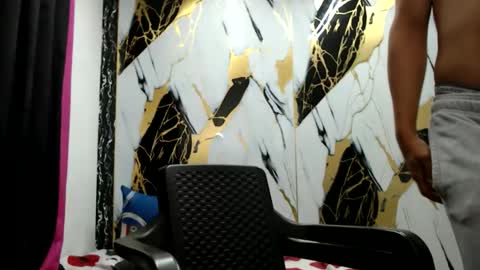 Snapshot of thomas_neuman chatting on 06-06-26, 11:31 Thomas online show from 06-06-26, 11:31