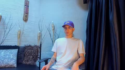 ThomasJones   online show from 02-19-25, 11:49