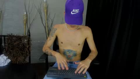 ThomasJones   online show from 02-21-25, 02:48