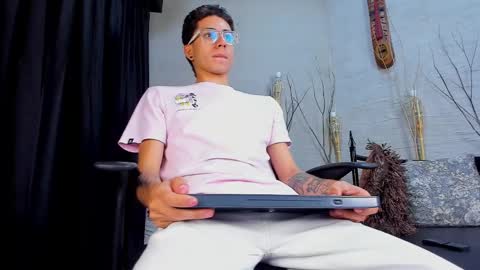 ThomasJones   online show from 02-26-25, 11:30