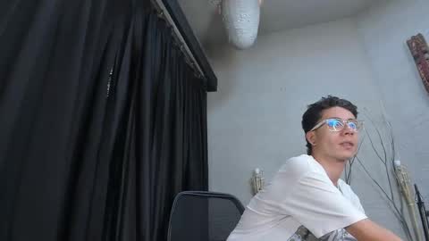 ThomasJones   online show from 02-27-25, 05:47