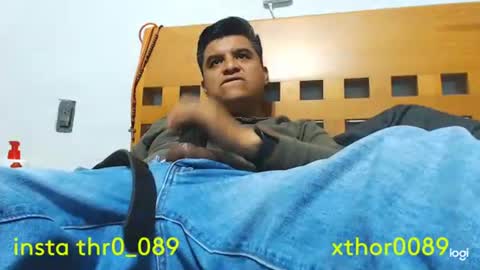 Snapshot of thor0200 chatting on 05-12-26, 05:48 thor0200 online show from 05-12-26, 05:48