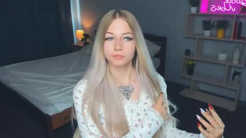 Snapshot of thoracarter chatting on 06-05-26, 10:21 thoracarter online show from 06-05-26, 10:21